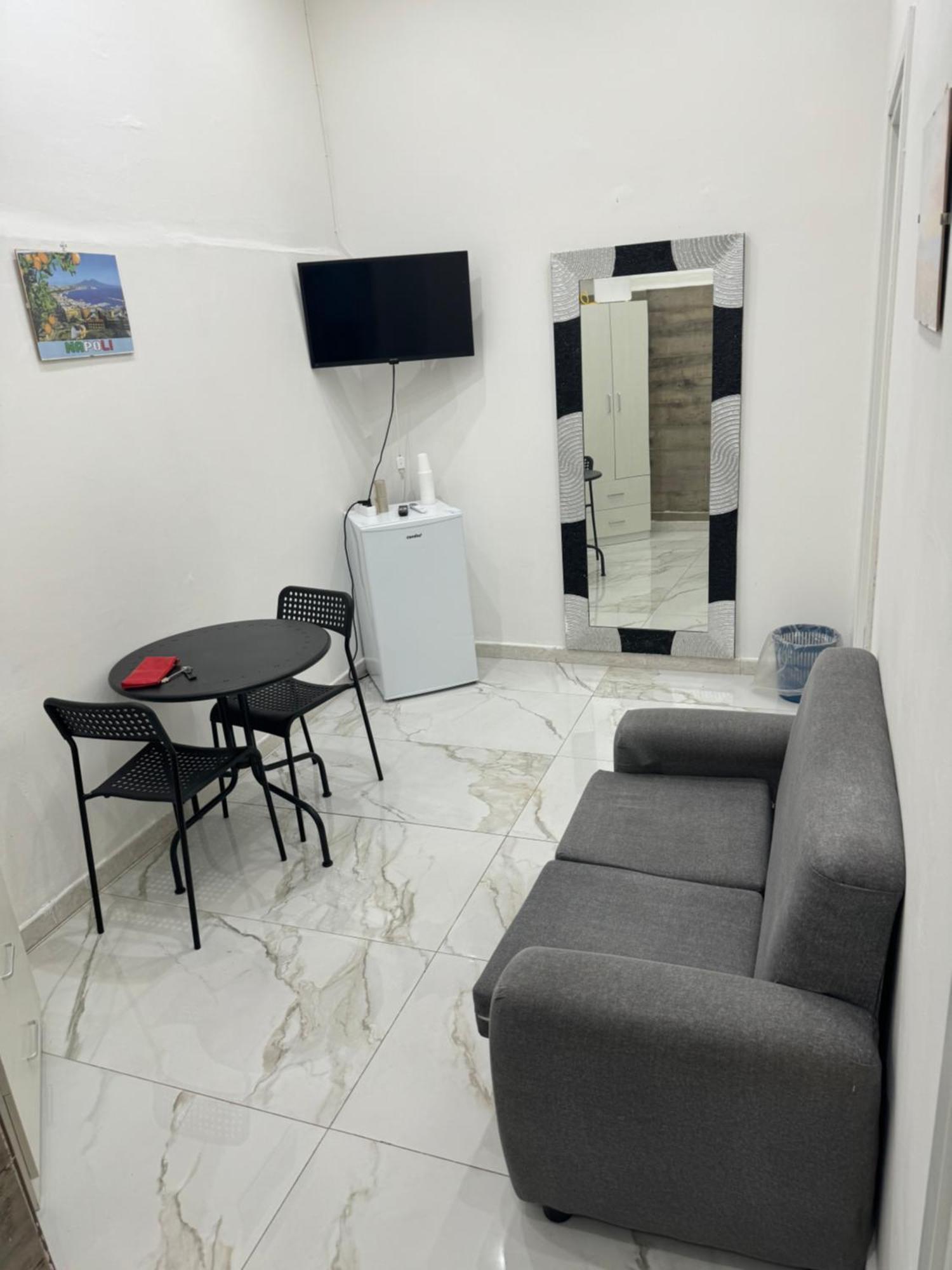 B&B Raffaele Napoli Ngoại thất bức ảnh